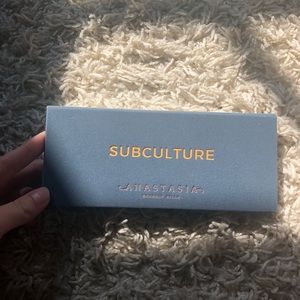 NEVER USED SUBCULTURE PALETTE
